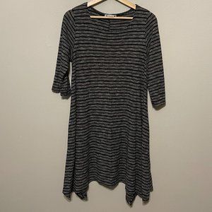 Wilde 3/4 Sleeve Asymmetrical Dress in Black and Silver, L
